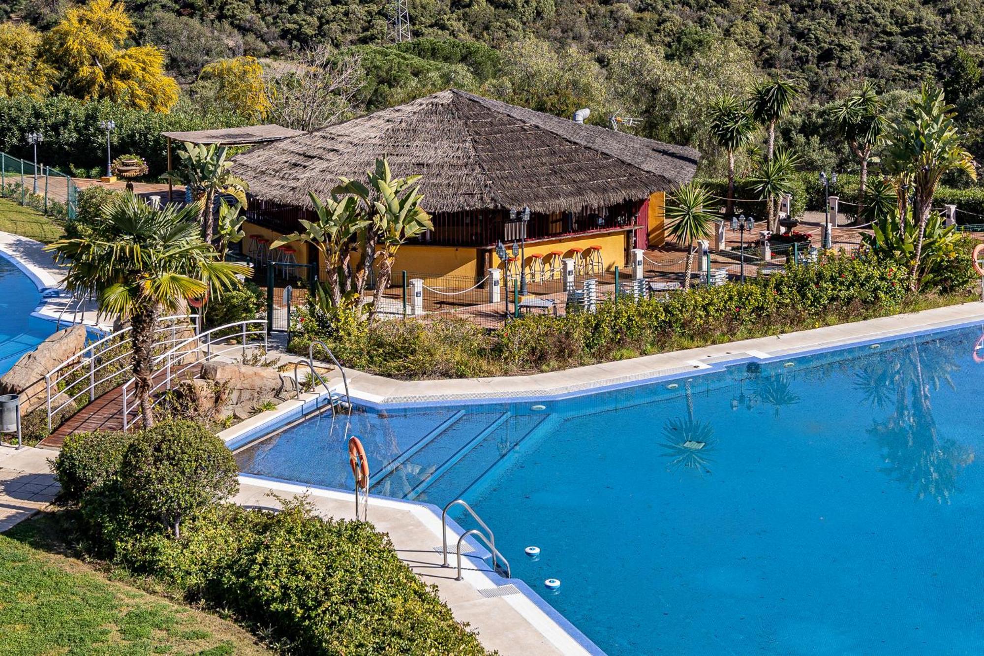 Rentitspain Apartamento Charming Gym, Jacuzzi Y Balcon 에스테포나 외부 사진