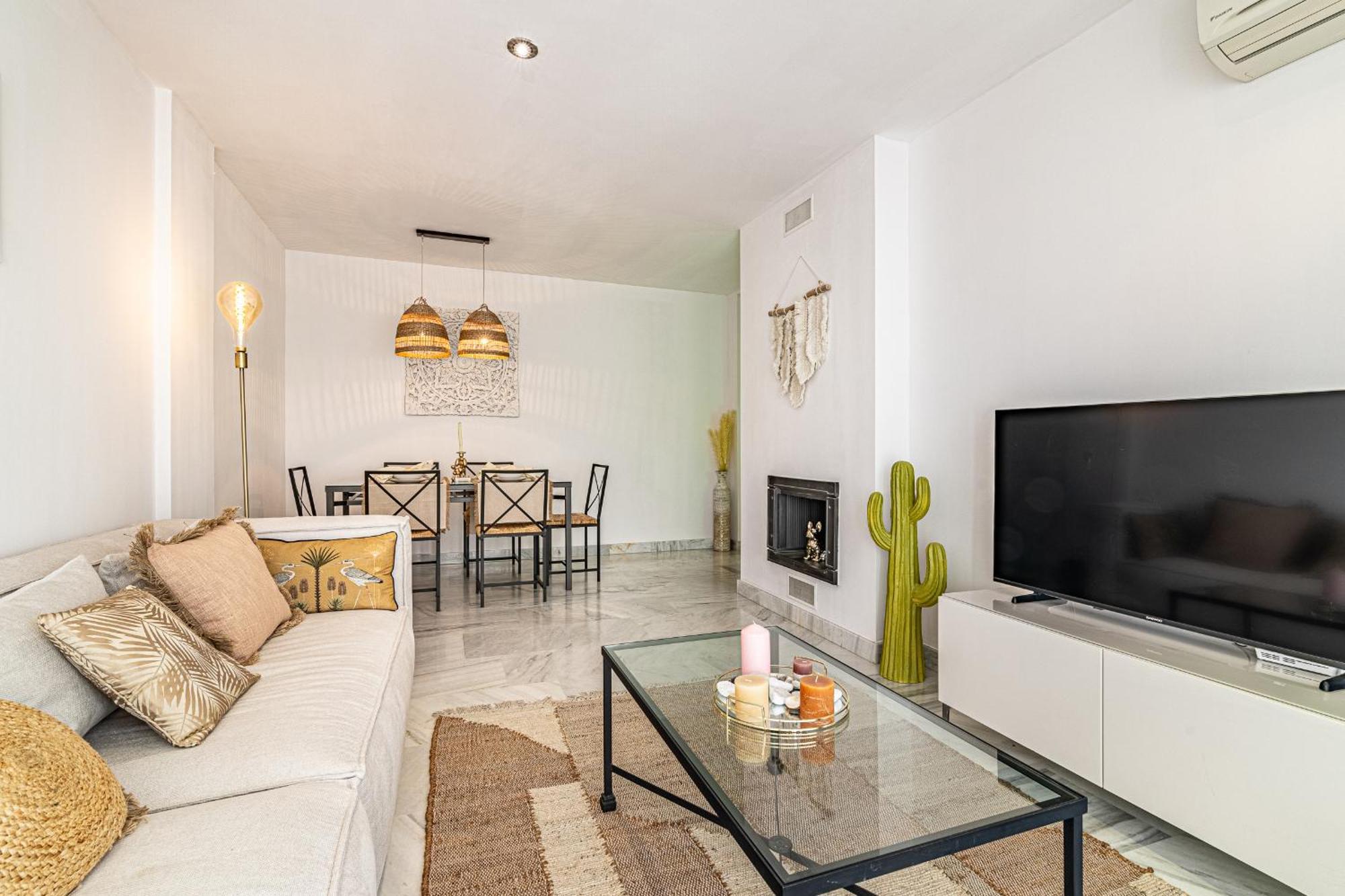 Rentitspain Apartamento Charming Gym, Jacuzzi Y Balcon 에스테포나 외부 사진