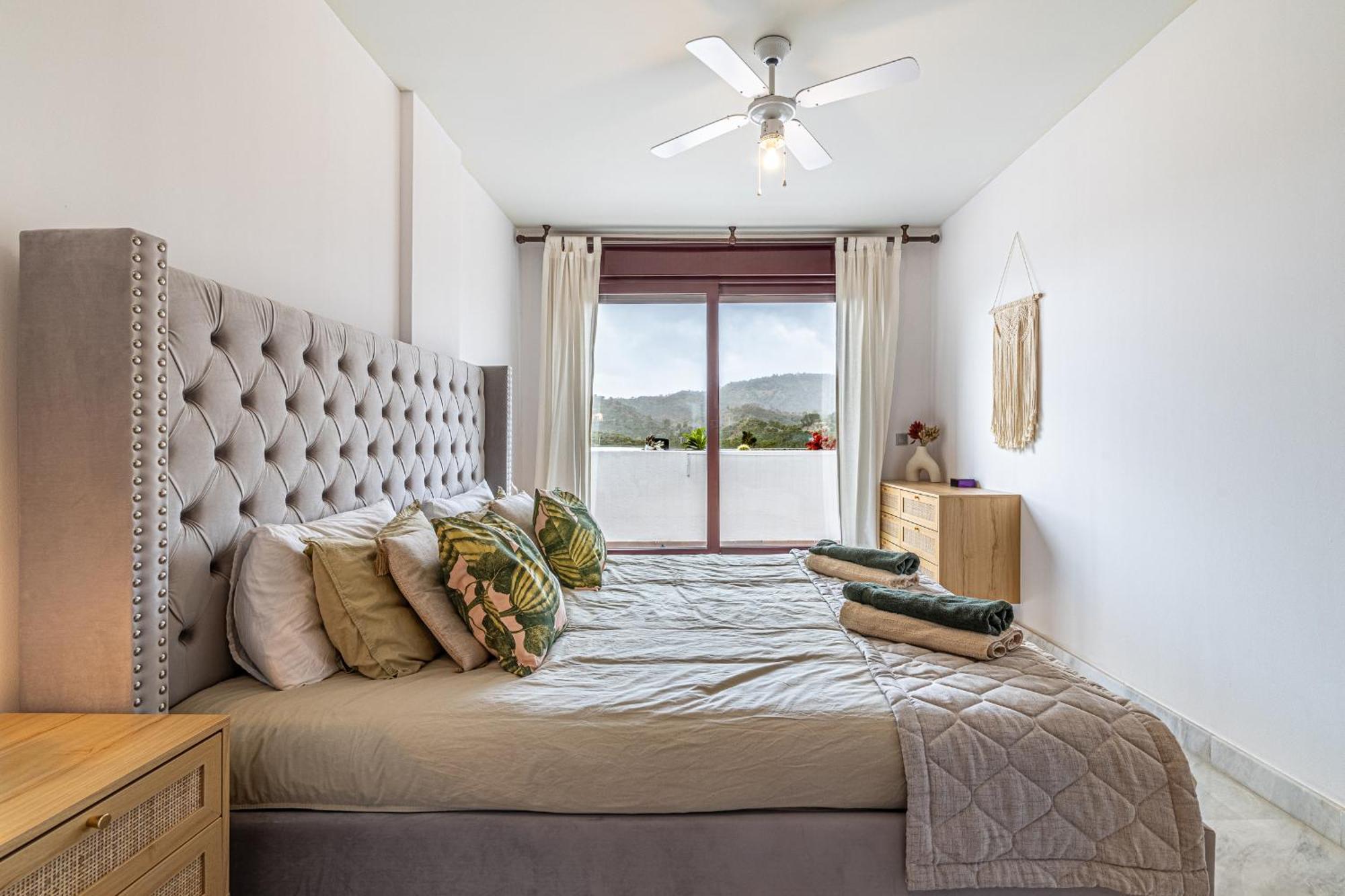 Rentitspain Apartamento Charming Gym, Jacuzzi Y Balcon 에스테포나 외부 사진