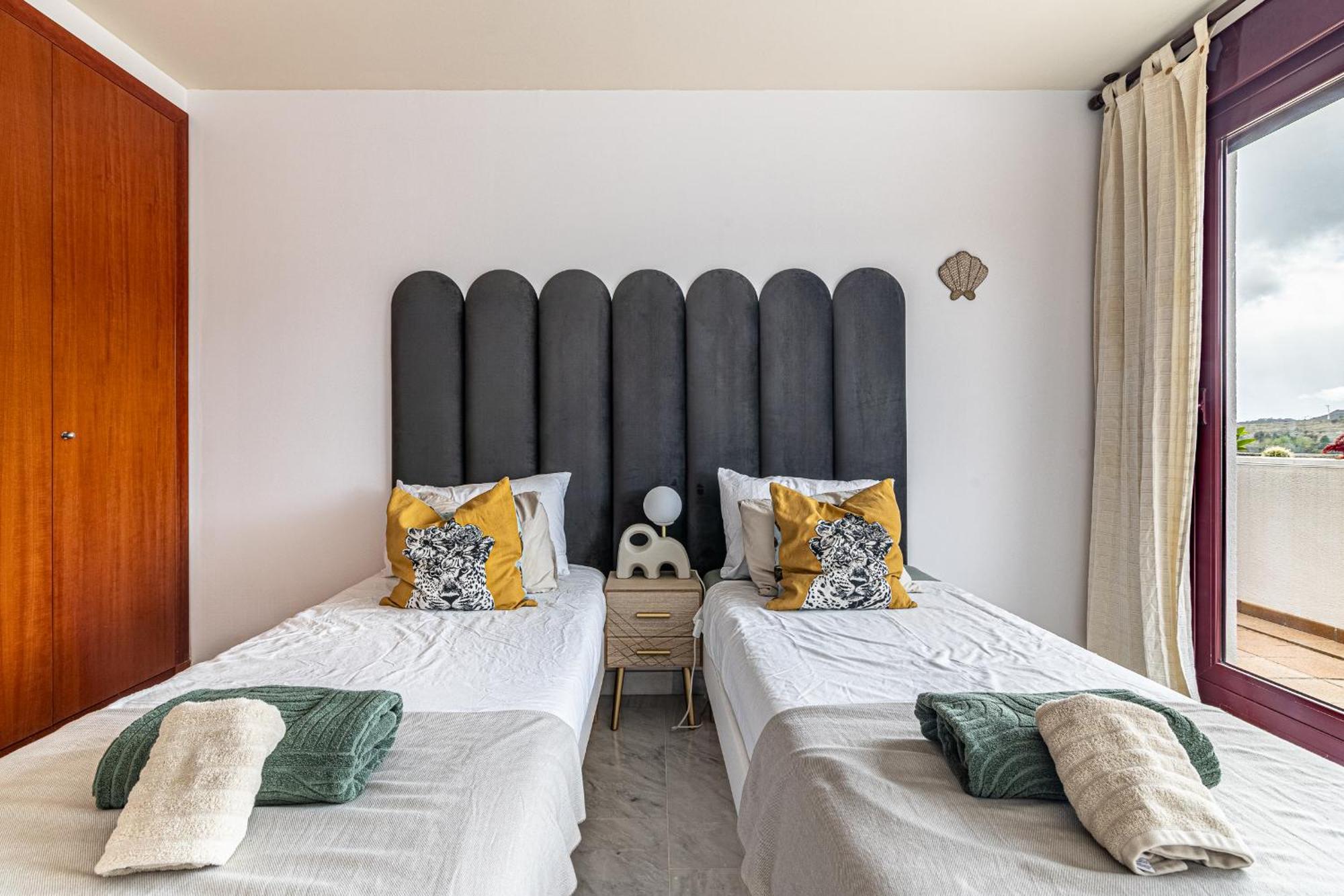 Rentitspain Apartamento Charming Gym, Jacuzzi Y Balcon 에스테포나 외부 사진